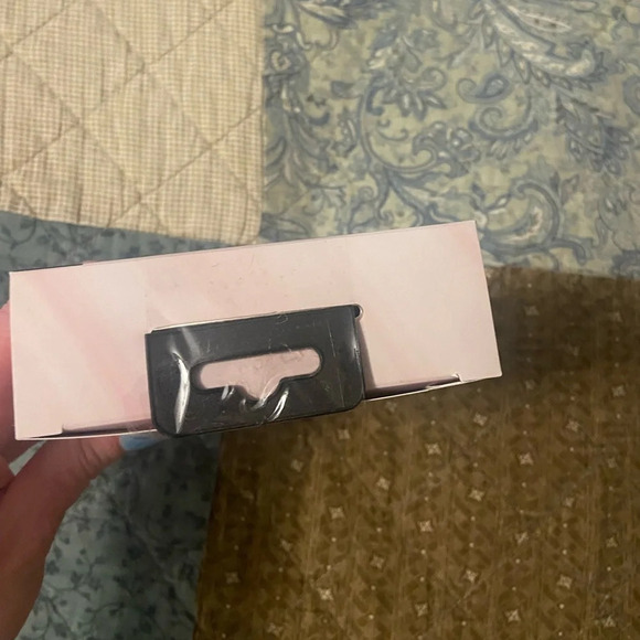 Micro vibrating Facial Roller and Massager - Picture 3 of 7